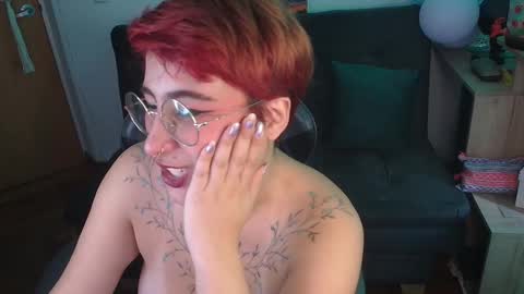 Snapshot of catsito chatting on November 22, 9:14 pm im MIA -Independent Model MY OF is catsito3 online show from November 22, 9:14 pm