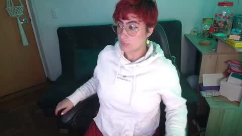 Snapshot of catsito chatting on December 17, 3:45 am im MIA -Independent Model MY OF is catsito3 online show from December 17, 3:45 am