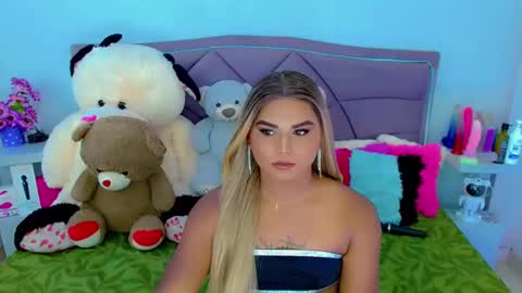 Snapshot of cattaleya_skinny chatting on November 12, 6:03 am cattaleya skinny online show from November 12, 6:03 am