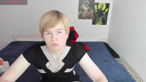 Snapshot of cattie_w_ chatting on November 5, 1:49 am cattie_w_ online show from November 5, 1:49 am