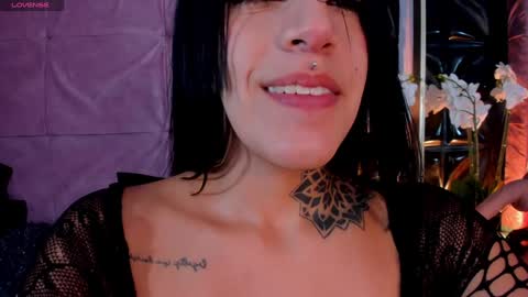 Snapshot of cattleya_jensen chatting on December 18, 5:31 pm Cattleya online show from December 18, 5:31 pm