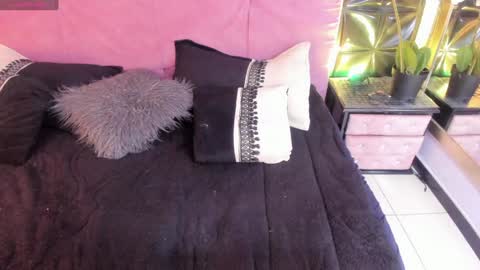 Snapshot of cattleya_jensen chatting on January 17, 2:18 pm Cattleya online show from January 17, 2:18 pm