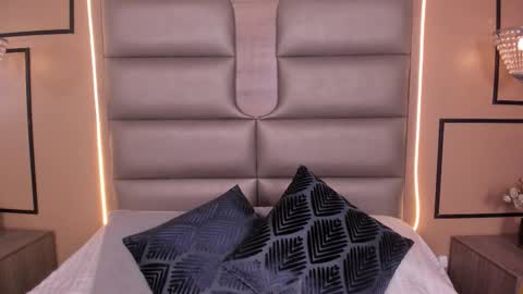 Snapshot of caylincollins chatting on December 3, 3:03 am caylincollins online show from December 3, 3:03 am