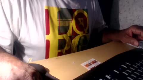 cazzsper2005 online show from November 3, 4:52 pm