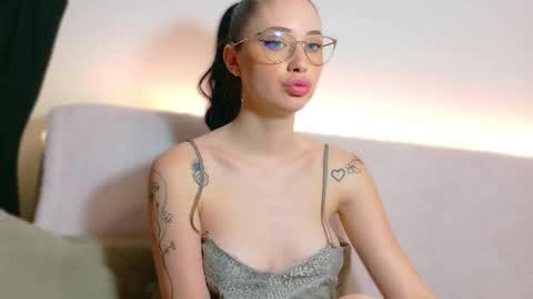 Snapshot of cb_ivanna chatting on April 25, 5:21 pm Ivanna online show from April 25, 5:21 pm