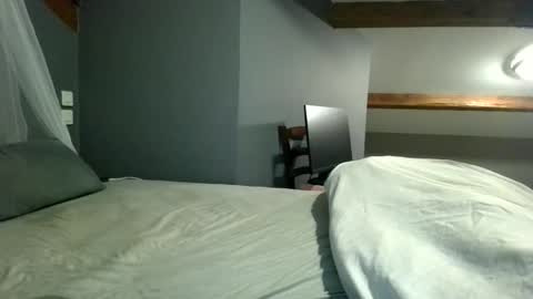 Snapshot of cclovefrench chatting on December 5, 1:47 am cclovefrench online show from December 5, 1:47 am