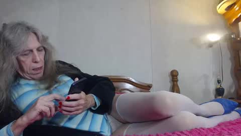 Jackie online show from November 2, 9:00 am