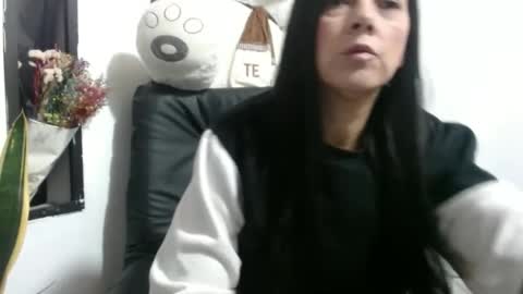 Snapshot of cecihotty4u chatting on September 19, 1:29 am ceci online show from September 19, 1:29 am