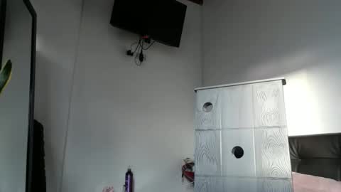 Snapshot of cecihotty4u chatting on September 21, 10:22 pm ceci online show from September 21, 10:22 pm