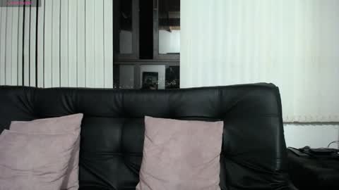 ceci online show from April 3, 1:47 am