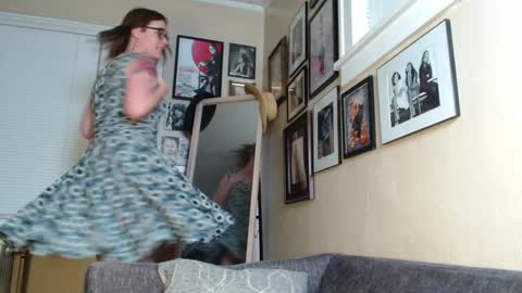 Snapshot of cecilysaintclaire chatting on February 8, 2:27 pm Cecily Saint Claire online show from February 8, 2:27 pm