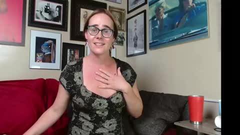 Snapshot of cecilysaintclaire chatting on October 18, 12:17 pm Cecily Saint Claire online show from October 18, 12:17 pm