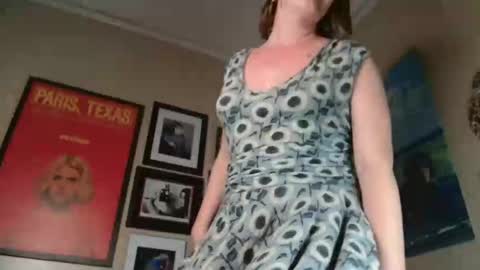 Snapshot of cecilysaintclaire chatting on December 17, 12:44 pm Cecily Saint Claire online show from December 17, 12:44 pm