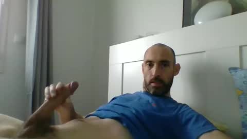 Snapshot of cedric223 chatting on December 18, 1:45 pm cedric223 online show from December 18, 1:45 pm