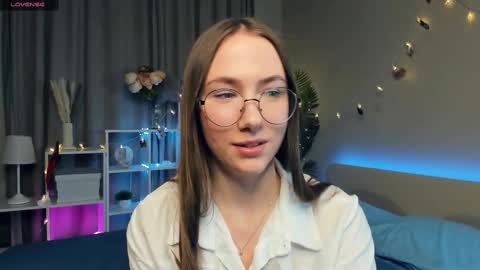 Snapshot of cel1ne_secret chatting on March 9, 8:31 pm Josie Manesi online show from March 9, 8:31 pm