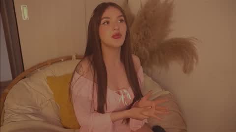 Diane Independent model online show from October 14, 7:58 pm