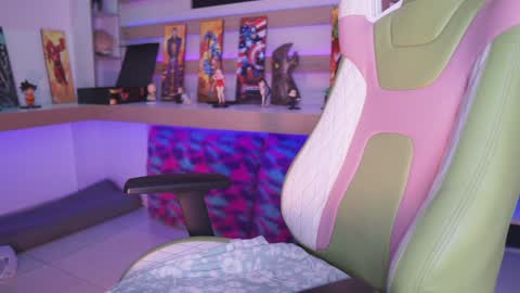 Snapshot of celeste_blazze chatting on December 9, 5:30 pm Celeste  online show from December 9, 5:30 pm