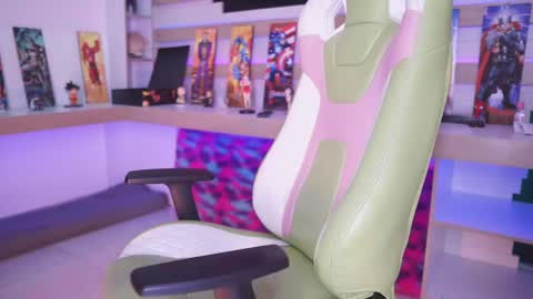 Snapshot of celeste_blazze chatting on December 13, 2:16 pm Celeste  online show from December 13, 2:16 pm