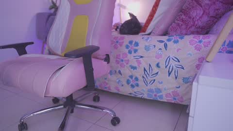 Snapshot of celeste_blazze chatting on January 13, 1:39 pm Celeste  online show from January 13, 1:39 pm