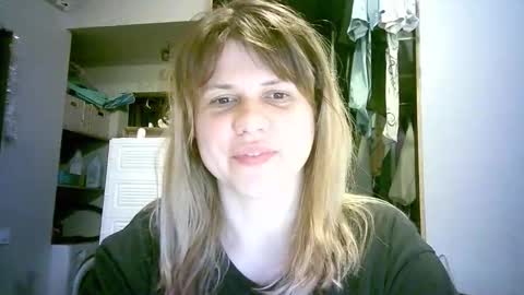 Snapshot of celeste_naughty_ chatting on February 19, 10:00 am celeste_naughty_ online show from February 19, 10:00 am