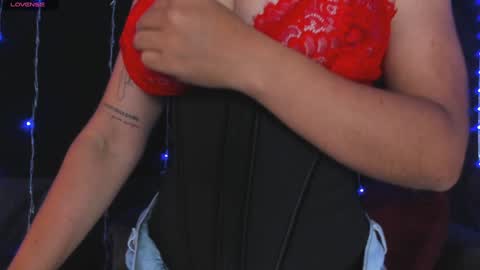 Snapshot of celeste_rodriguez_ chatting on December 27, 10:37 pm online show from December 27, 10:37 pm