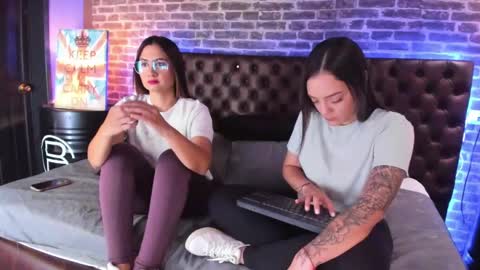 Snapshot of celeste_starsss chatting on January 8, 5:05 am celeste_starsss online show from January 8, 5:05 am