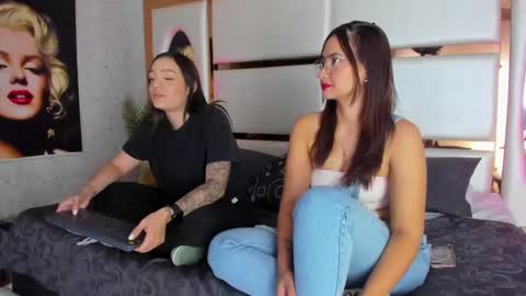 Snapshot of celeste_starsss chatting on January 10, 9:42 pm celeste_starsss online show from January 10, 9:42 pm
