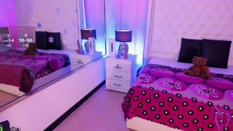 Celeste Wayne online show from December 17, 9:05 pm