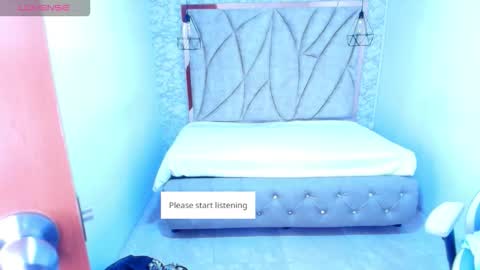 Snapshot of celestesky__ chatting on October 9, 11:30 am online show from October 9, 11:30 am