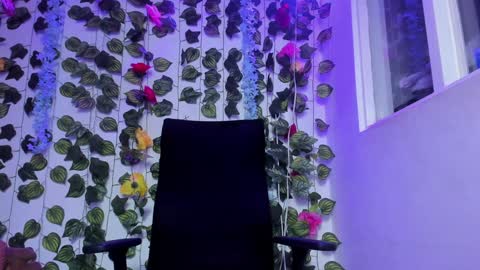 Snapshot of celestinepurple chatting on December 29, 1:24 am Celestineeeeee online show from December 29, 1:24 am