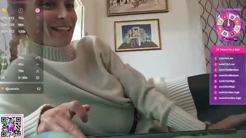 Snapshot of celestynstar chatting on October 5, 4:05 pm CelestynStar online show from October 5, 4:05 pm
