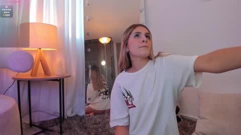 Snapshot of celia_dubois chatting on January 22, 10:26 pm Ari online show from January 22, 10:26 pm