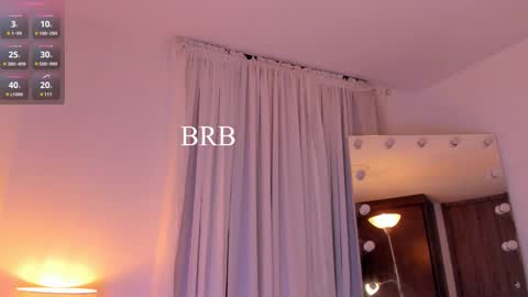 Snapshot of celia_dubois chatting on March 1, 11:58 pm Ari online show from March 1, 11:58 pm