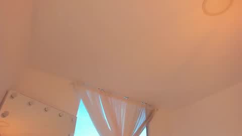 Snapshot of celia_dubois chatting on September 10, 9:04 pm Ari online show from September 10, 9:04 pm