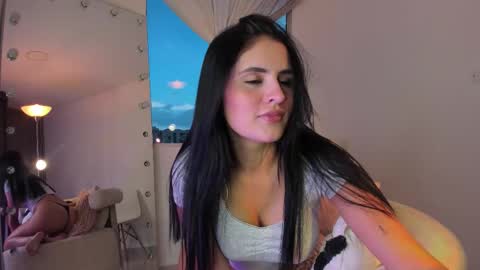 Snapshot of celia_dubois chatting on October 14, 9:04 pm Ari online show from October 14, 9:04 pm