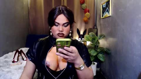 cellinekittcumerr online show from November 15, 5:53 pm