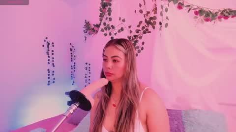 Hello guys my name is Sofi and Lizzie and  Vanessa online show from November 5, 2:50 pm