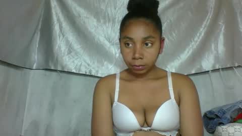 Snapshot of cettehot chatting on October 4, 8:01 am cette soa online show from October 4, 8:01 am
