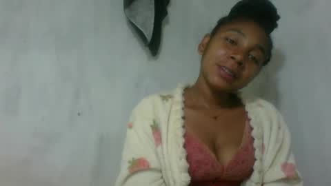 Snapshot of cettehot chatting on October 15, 6:35 am cette soa online show from October 15, 6:35 am