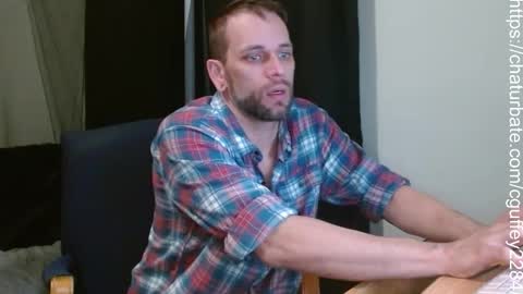 cguffey2284 online show from February 3, 3:37 am