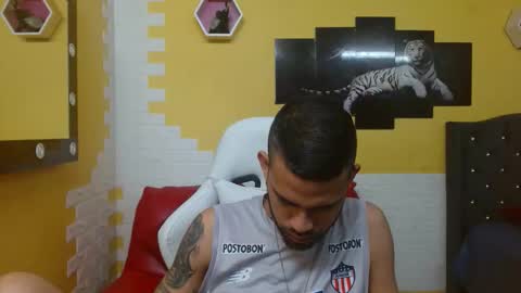 Snapshot of chacorta_ chatting on April 28, 1:05 pm chacorta_ online show from April 28, 1:05 pm