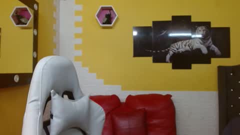 Snapshot of chacorta_ chatting on May 1, 1:43 am chacorta_ online show from May 1, 1:43 am