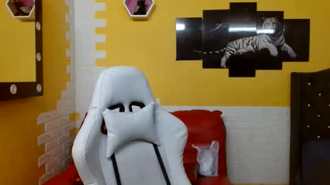 Snapshot of chacorta_ chatting on May 8, 1:11 am chacorta_ online show from May 8, 1:11 am