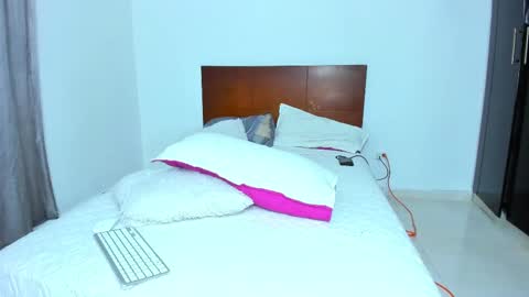 Snapshot of chandler_kenji chatting on March 10, 5:22 am Kenji online show from March 10, 5:22 am