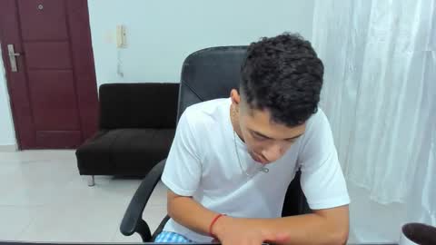 Snapshot of chandler_kenji chatting on September 16, 1:06 am Kenji online show from September 16, 1:06 am