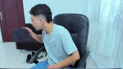 Snapshot of chandler_kenji chatting on October 2, 2:29 am Kenji online show from October 2, 2:29 am