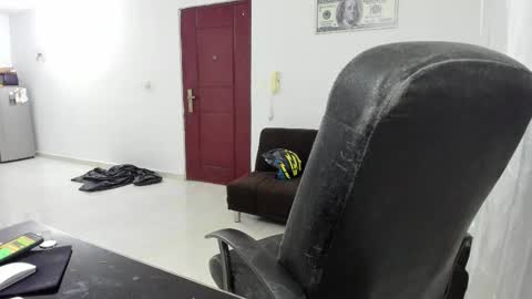 Snapshot of chandler_kenji chatting on October 16, 1:17 am Kenji online show from October 16, 1:17 am