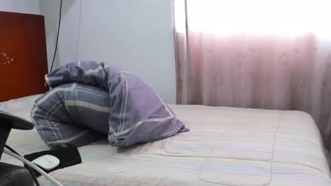 Snapshot of chandler_kenji chatting on November 25, 12:27 pm Kenji online show from November 25, 12:27 pm