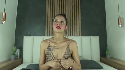 C H A N E L online show from January 28, 7:32 pm