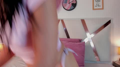 C H A N E L online show from February 3, 10:43 pm